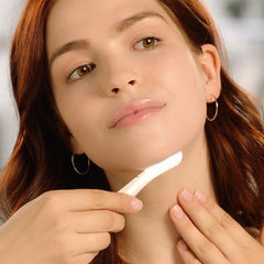 لمسة نهائية من Dermaplane - احصلي على توهج مشرق وشبابي